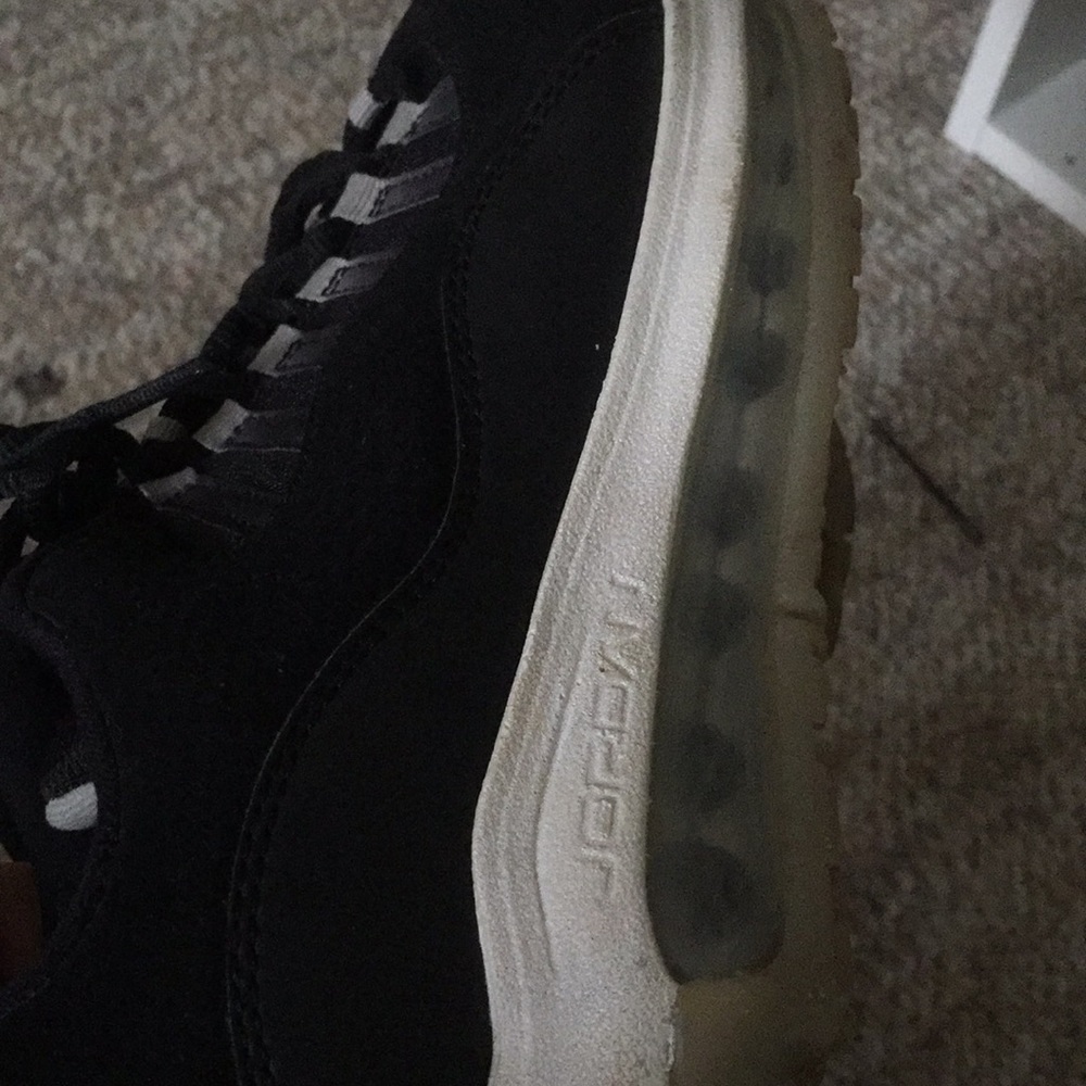 NEW JORDANS W/ NO TAGS